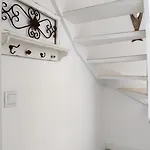 Semesterbostad Historic House-1 Minute To The *