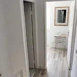 Semesterbostad Historic House-1 Minute To The *