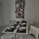 Historic House-1 Minute To The Semesterbostad