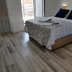 Semesterbostad Historic House-1 Minute To The