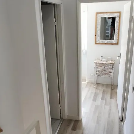 Vakantiehuis Historic House-1 Minute To The *