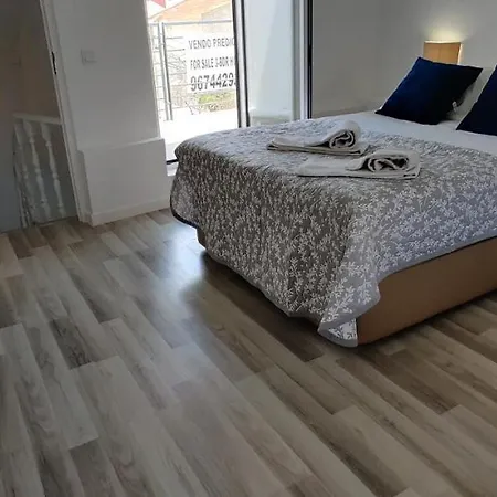 Vakantiehuis Historic House-1 Minute To The