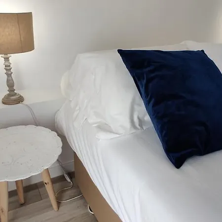 Vakantiehuis Historic House-1 Minute To The