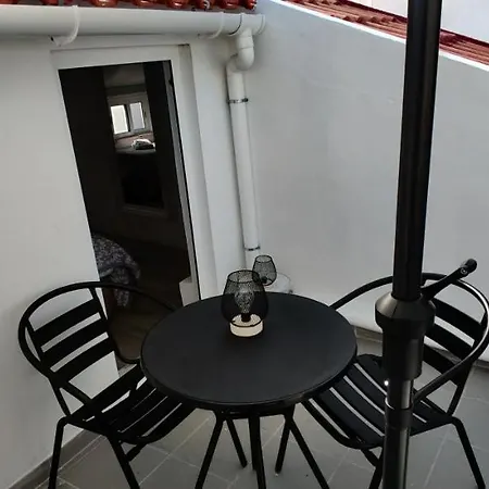 Vakantiehuis Historic House-1 Minute To The
